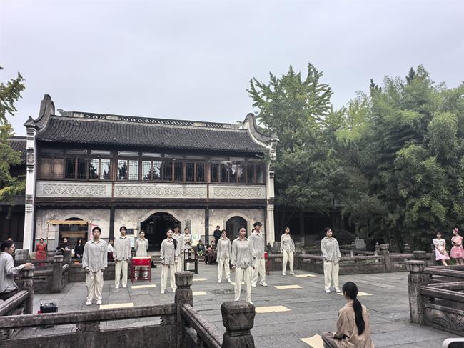 26.第十一届乌镇戏剧节 古镇嘉年华剧目《声生不息》(1).jpg